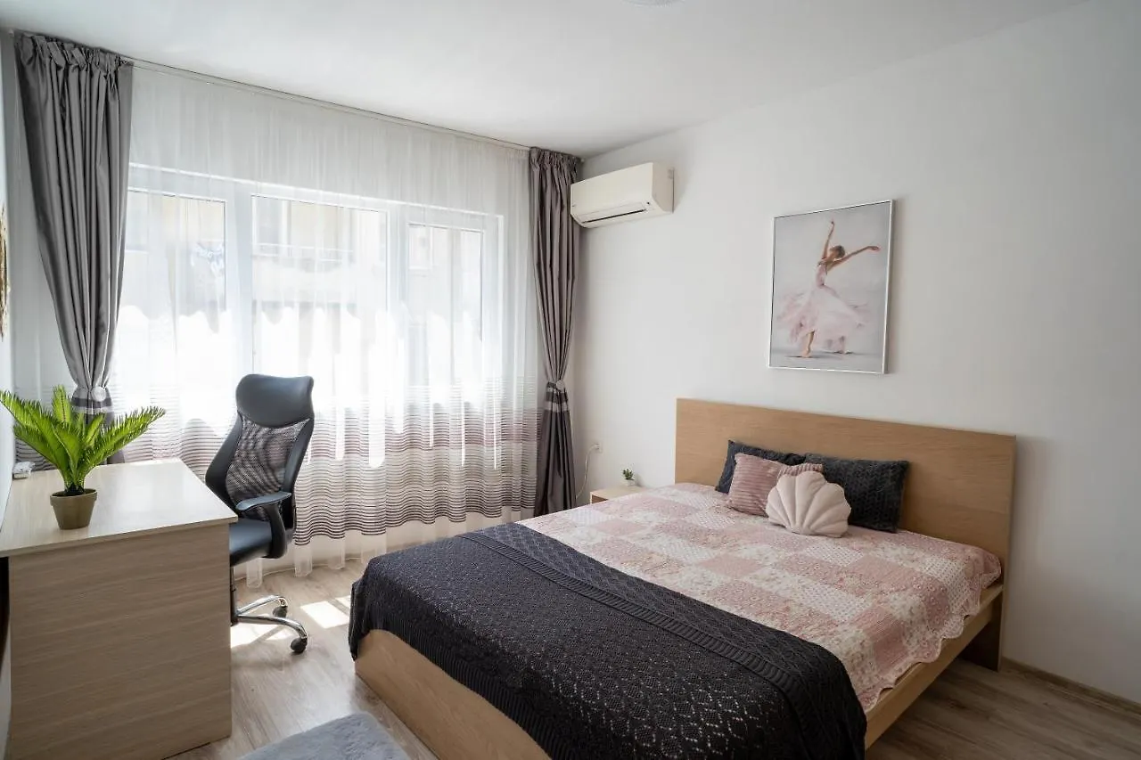 Black Sea Top Centre Apartments By Flat Manаger Варна 0*,  Болгария